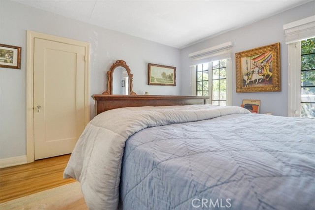 2270 E Orange Grove Boulevard, Pasadena CA: https://media.crmls.org/medias/7ab8430c-3f50-465c-8d53-0ebc55ede7af.jpg