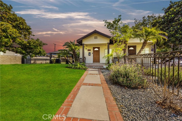 5304 Carmelita Avenue, Maywood CA: https://media.crmls.org/medias/7ab93f2a-216a-4185-b85a-53518630bf80.jpg