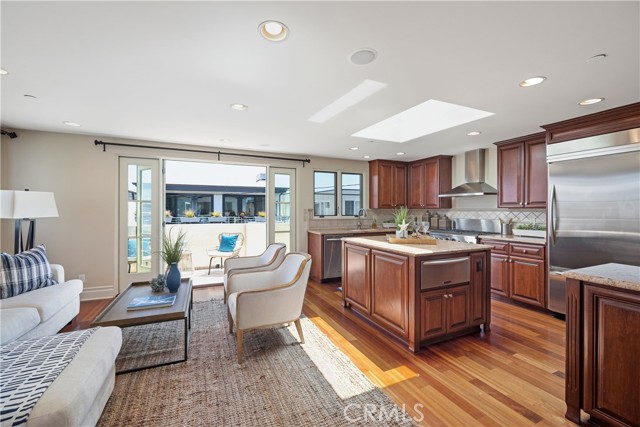 429 21st Place, Manhattan Beach, California 90266, 3 Bedrooms Bedrooms, ,3 BathroomsBathrooms,Residential,Sold,21st,SB22099322