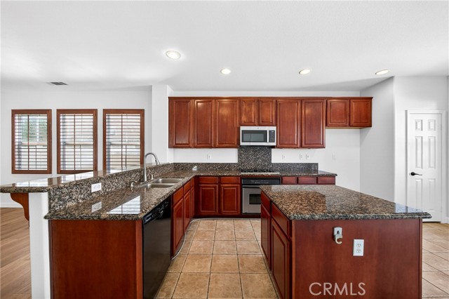 Detail Gallery Image 18 of 43 For 1249 Nicolas, Fullerton,  CA 92833 - 4 Beds | 3/1 Baths