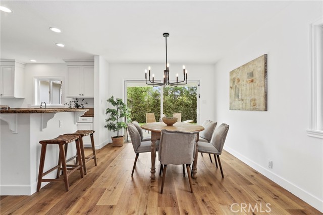 Detail Gallery Image 6 of 44 For 4410 Canoga Dr, Woodland Hills,  CA 91364 - 4 Beds | 3 Baths