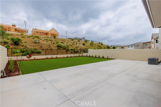 Detail Gallery Image 36 of 74 For 27526 Elderberry Dr, Valencia,  CA 91381 - 5 Beds | 5/1 Baths