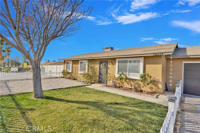 Detail Gallery Image 5 of 42 For 16654 Pawnee, Apple Valley,  CA 92307 - 3 Beds | 2 Baths