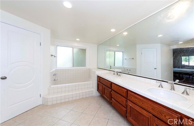 3025 E Hillside Drive, West Covina CA: https://media.crmls.org/medias/7abc4709-ce45-4138-8103-c3ff5a0beaad.jpg