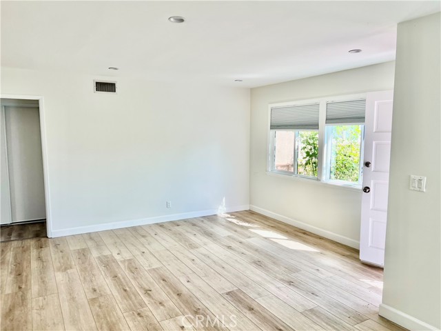 Detail Gallery Image 11 of 19 For 16357 Labrador, Northridge,  CA 91343 - 3 Beds | 2 Baths