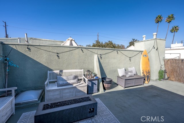 Detail Gallery Image 27 of 34 For 10926 Moorpark St #6,  Toluca Lake,  CA 91602 - 2 Beds | 2 Baths