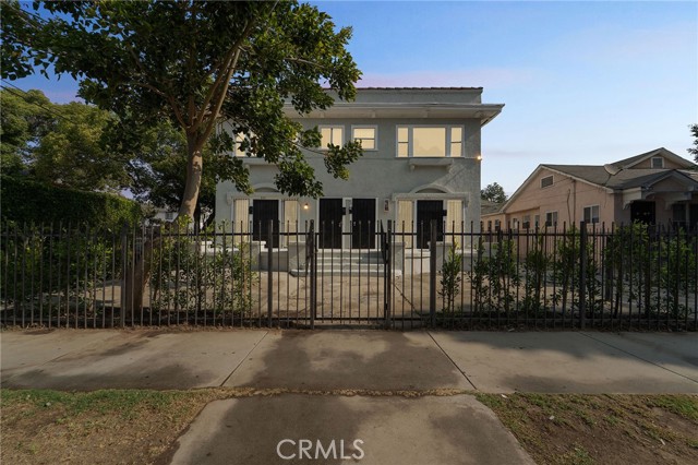 873 W 41st Drive, Los Angeles CA: https://media.crmls.org/medias/7abd6e77-ddd5-493b-82eb-78831a4a797e.jpg