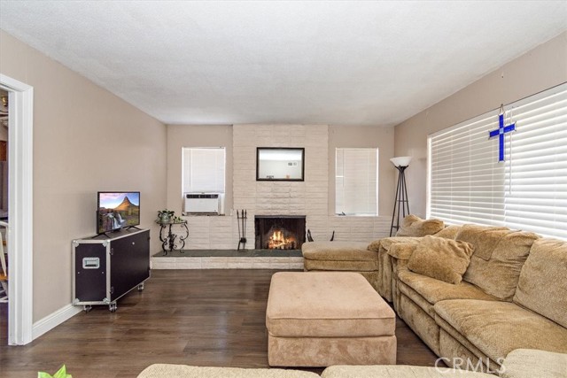 Detail Gallery Image 2 of 27 For 1190 E 37th St, San Bernardino,  CA 92404 - 3 Beds | 2 Baths