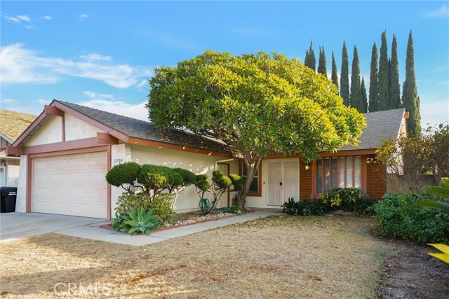 Detail Gallery Image 2 of 11 For 12924 Arabella Pl, Cerritos,  CA 90703 - 4 Beds | 2 Baths