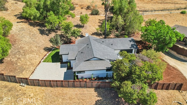 11060 Vanda Way, Shadow Hills CA: https://media.crmls.org/medias/7ac00bf3-7f7a-4018-9292-1adcb031b40e.jpg