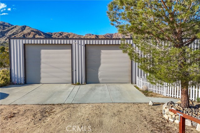 Detail Gallery Image 2 of 49 For 8949 Desert Willow Trl, Morongo Valley,  CA 92256 - 3 Beds | 2 Baths