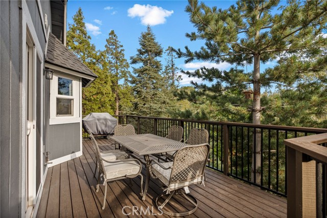 Detail Gallery Image 10 of 41 For 386 Rainier Rd, Lake Arrowhead,  CA 92352 - 4 Beds | 3/1 Baths