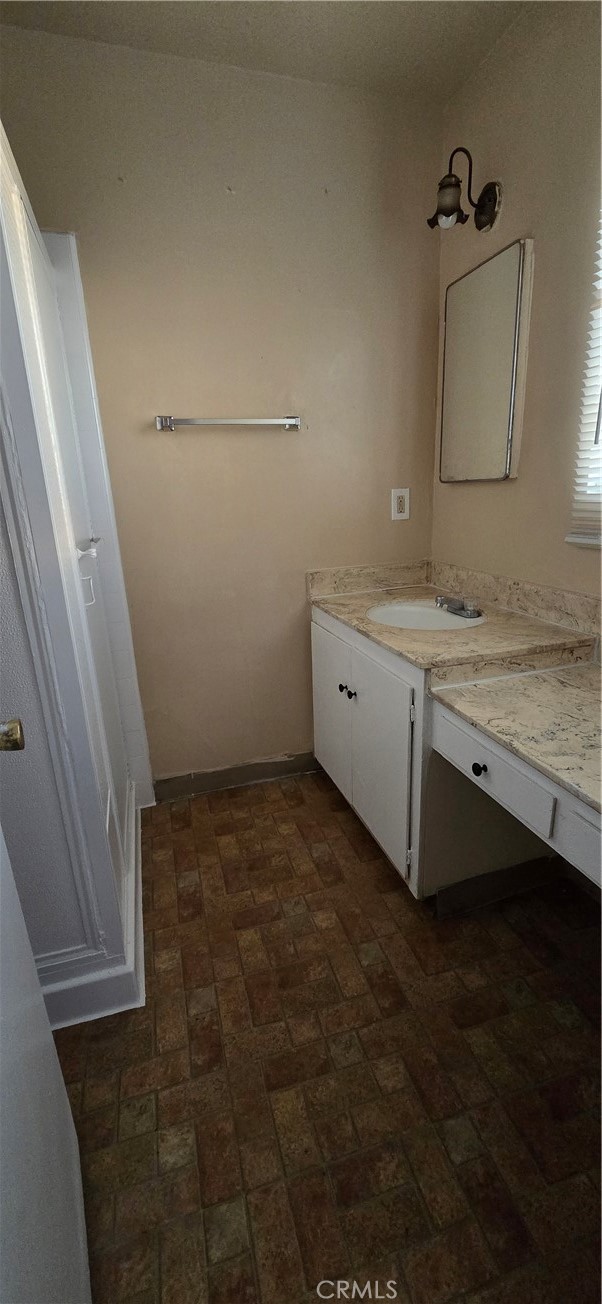 Detail Gallery Image 12 of 20 For 3856 W 113th #1,  Inglewood,  CA 90303 - 3 Beds | 2/1 Baths