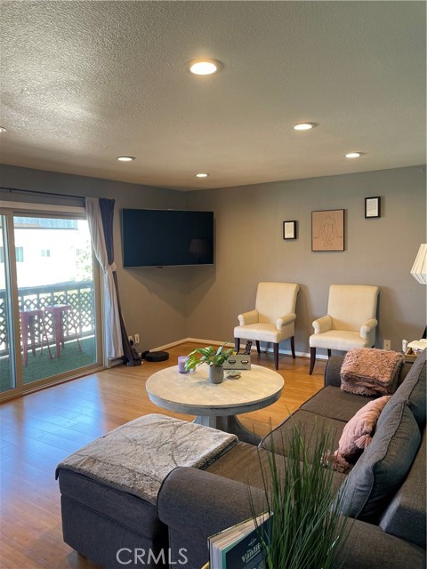 Detail Gallery Image 4 of 10 For 214 via Robina #14,  San Clemente,  CA 92672 - 2 Beds | 2 Baths