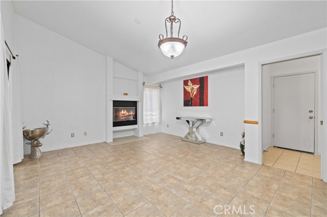 3648 Marilynn Street, Lancaster CA: https://media.crmls.org/medias/7ac2fe5f-6885-4a59-baf5-2acd178724e7.jpg