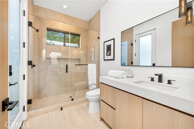 Detail Gallery Image 28 of 48 For 5163 Valjean Ave, Encino,  CA 91436 - 6 Beds | 6/1 Baths