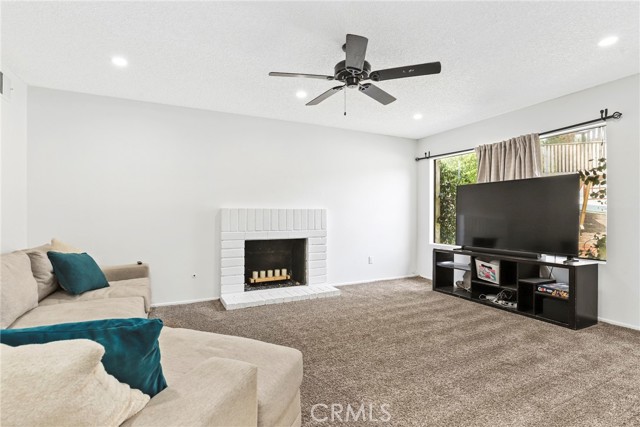 Detail Gallery Image 5 of 30 For 12518 Bernadette St, Pacoima,  CA 91331 - 4 Beds | 2 Baths
