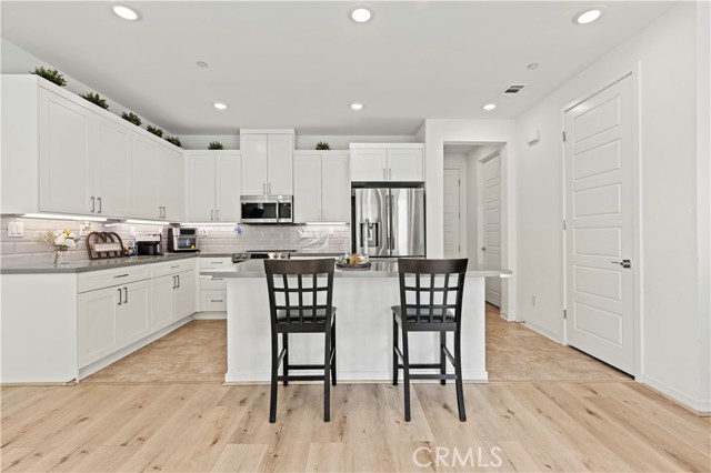 Detail Gallery Image 5 of 47 For 1544 W Plaza Del Amo, Torrance,  CA 90501 - 3 Beds | 2/1 Baths