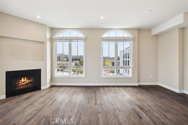 Detail Gallery Image 6 of 71 For 619 Caruso Ave, Glendale,  CA 91210 - 2 Beds | 3 Baths