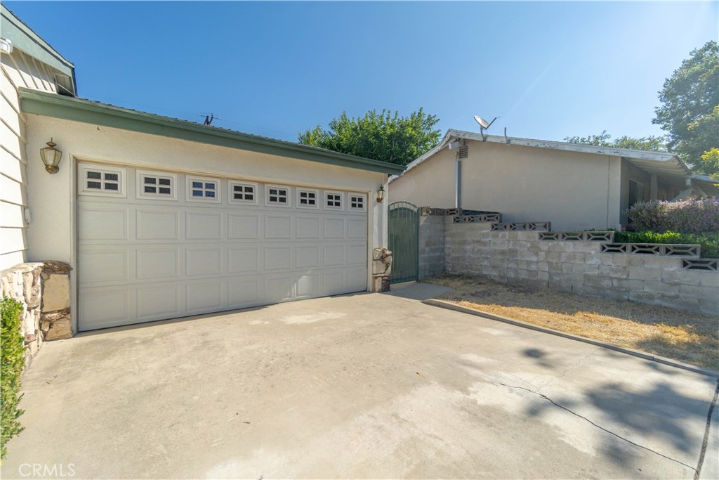 MLS #OC25162485 img 4