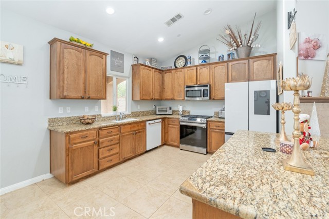 Detail Gallery Image 12 of 31 For 111 Planada Dr, Shafter,  CA 93263 - 3 Beds | 2 Baths