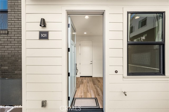 Detail Gallery Image 7 of 27 For 19031 Main St #101, Huntington Beach,  CA 92648 - 2 Beds | 2/1 Baths