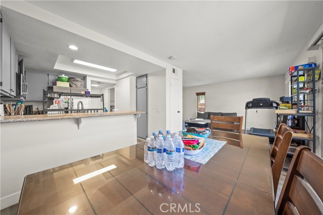 Detail Gallery Image 7 of 26 For 1112 S Cypress, Ontario,  CA 91762 - 2 Beds | 2/1 Baths