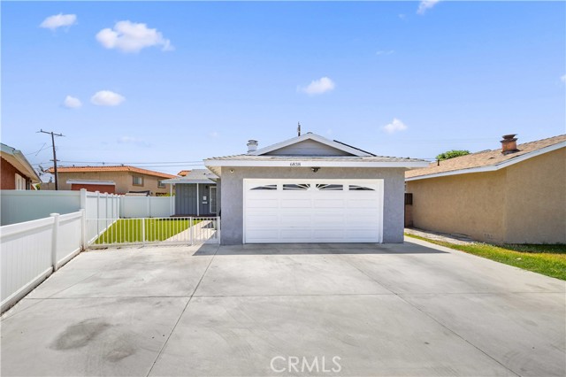 Detail Gallery Image 1 of 27 For 6838 Severn Dr, Paramount,  CA 90723 - 4 Beds | 2 Baths