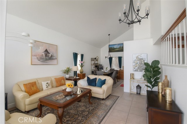 Detail Gallery Image 2 of 12 For 1720 Sugar Pine Dr., Corona,  CA 92882 - 3 Beds | 2/1 Baths