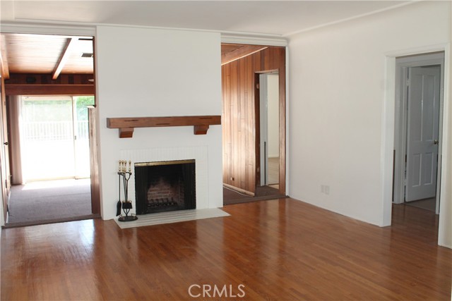 427 S Mariposa Street, Burbank CA: https://media.crmls.org/medias/7ac7f50d-1ec7-462b-8f66-d9de8a9aea41.jpg