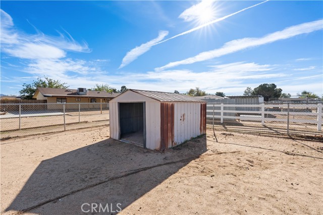 Detail Gallery Image 22 of 33 For 18891 Shoshonee Rd, Apple Valley,  CA 92307 - 3 Beds | 2 Baths