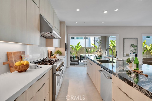 Detail Gallery Image 6 of 53 For 121 Mulberry, Lake Forest,  CA 92630 - 5 Beds | 5 Baths