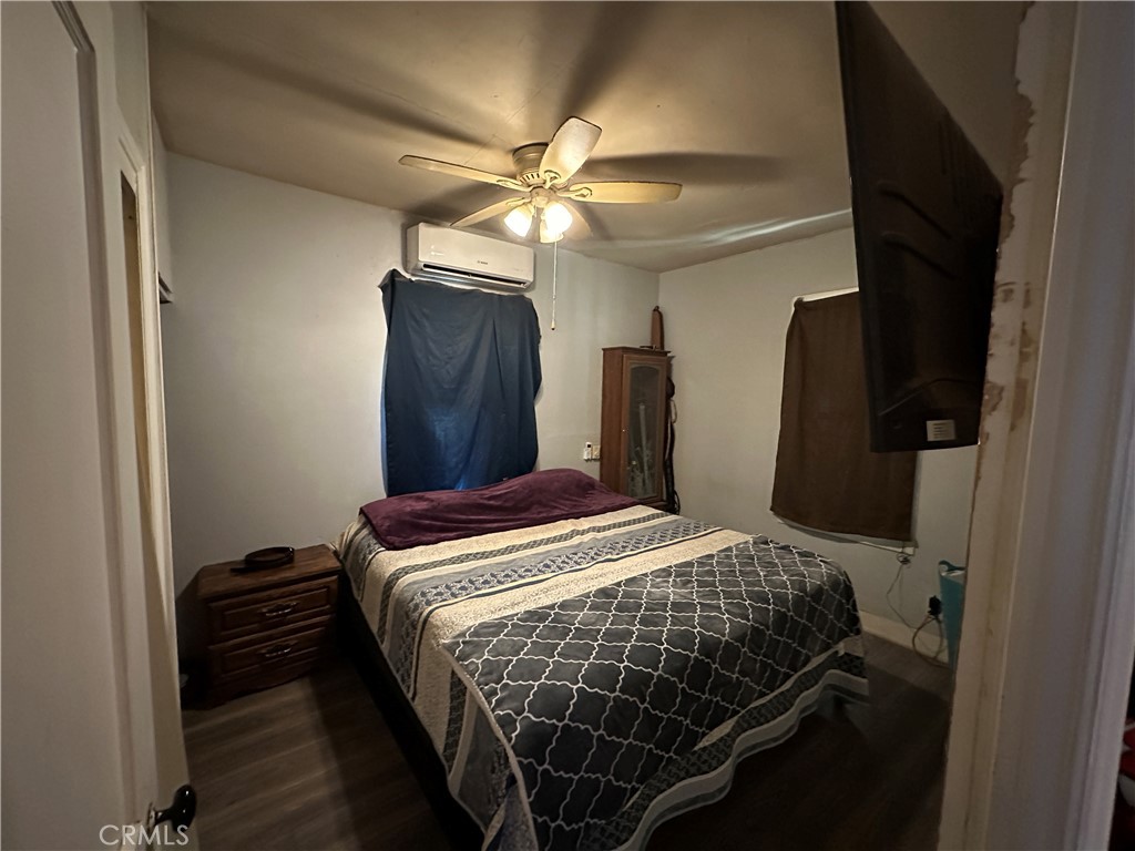 https://media.crmls.org/medias/7acae3a8-2696-4c51-b470-11d62e69a5a9.jpg?preset=X-Large