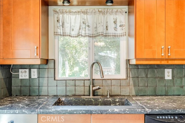 5200 Ardilla Avenue, Atascadero CA: https://media.crmls.org/medias/7acbd157-f677-4d18-a33d-62de42141d1a.jpg