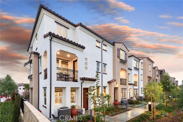 Detail Gallery Image 1 of 1 For 2317 W. Broadway #38,  Anaheim,  CA 92804 - 3 Beds | 3/1 Baths