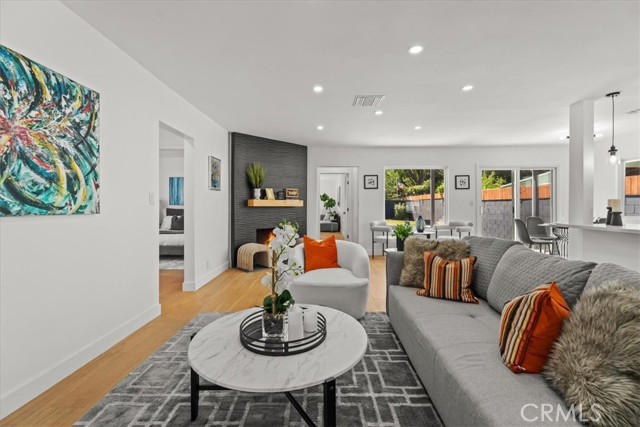 Detail Gallery Image 7 of 44 For 5815 Saloma Ave, Sherman Oaks,  CA 91411 - 4 Beds | 3/1 Baths