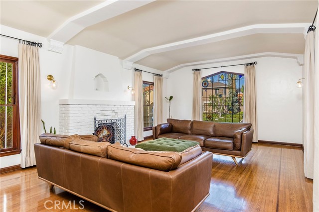 Detail Gallery Image 6 of 44 For 209 Ximeno Ave, Long Beach,  CA 90803 - 3 Beds | 2 Baths