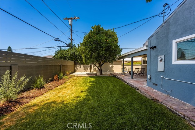 17216 Lorne Street, Van Nuys CA: https://media.crmls.org/medias/7acdc487-9eb0-4936-90a9-86fae7a930e1.jpg