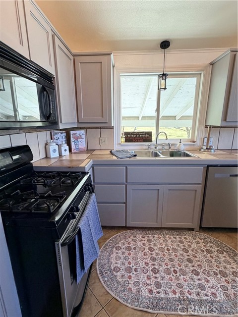 Detail Gallery Image 14 of 42 For 9570 Banderilla, La Grange,  CA 95329 - 2 Beds | 3 Baths