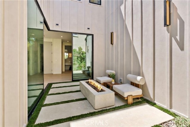 Detail Gallery Image 26 of 75 For 14738 Otsego St, Sherman Oaks,  CA 91403 - 5 Beds | 5/1 Baths