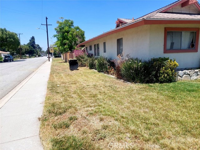 525 S Gretta Avenue, West Covina CA: https://media.crmls.org/medias/7acf377c-a7e7-4913-91ee-18ef6e97bff8.jpg