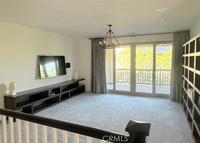 Detail Gallery Image 8 of 17 For 38 Stafford Pl, Tustin,  CA 92782 - 5 Beds | 5/1 Baths