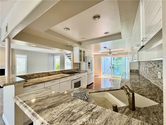 21903 Erie Lane, Lake Forest CA: https://media.crmls.org/medias/7acfd8e8-66da-4d91-a902-8d7e92904b67.jpg