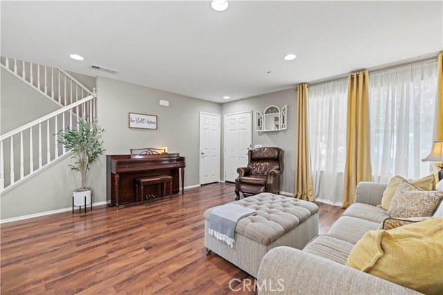 Detail Gallery Image 21 of 65 For 44315 Stadium Ct, Lancaster,  CA 93535 - 5 Beds | 2/1 Baths