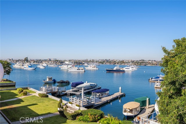 Detail Gallery Image 1 of 23 For 501 W Edgewater Ave, Newport Beach,  CA 92661 - 3 Beds | 3/1 Baths