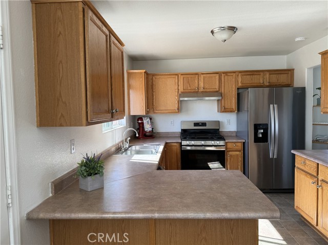 Detail Gallery Image 5 of 22 For 25037 Camino Del Norte, Barstow,  CA 92311 - 3 Beds | 2 Baths