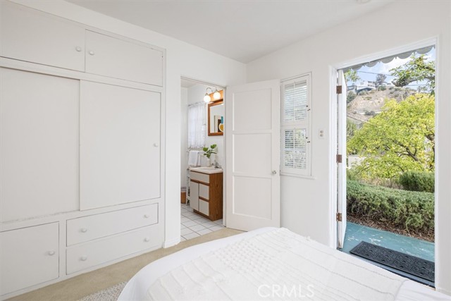 Detail Gallery Image 16 of 38 For 6476 San Marco Cir, Los Angeles,  CA 90068 - 2 Beds | 3/1 Baths