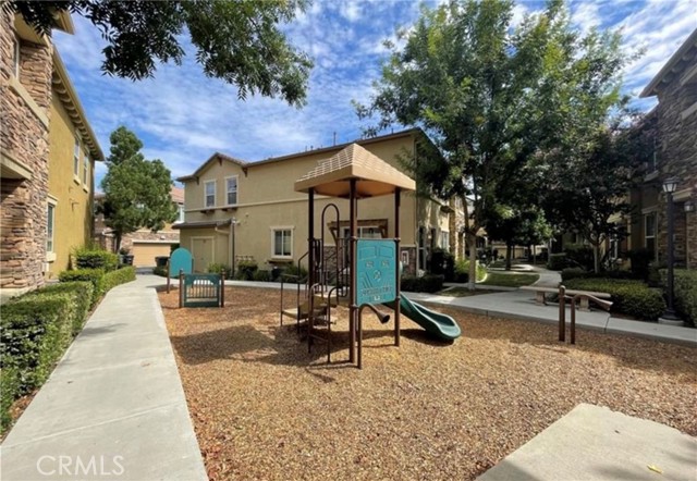 Detail Gallery Image 10 of 12 For 30505 Canyon Hills Rd #406,  Lake Elsinore,  CA 92532 - 3 Beds | 2/1 Baths