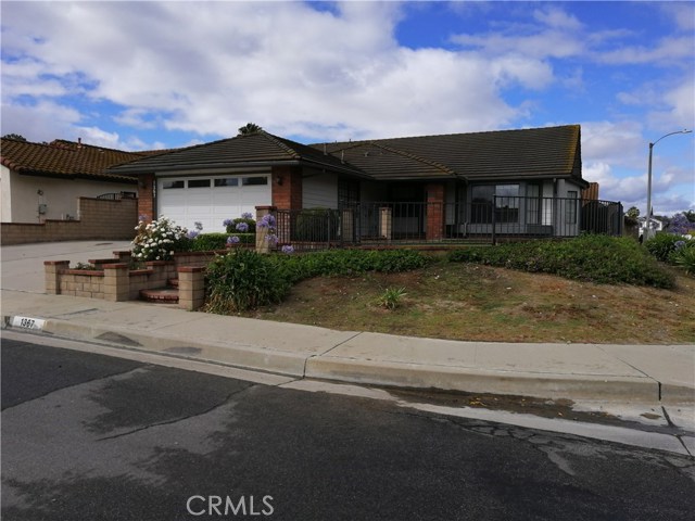1367 Princeton Drive Walnut, California Single story house 3 Bedroom 2 Bath in Walnut with great curb appeal. Walnut School District. High ceiling in living room, family room, and master bedroom. Newly repainted with all new laminated flooring. Brick fireplace in family room. Sliding door to backyard from Master Bedroom and Living Room. Large master bedroom with walk in closet. Spa is not working (tenant accepts "as is"). Good credit is a must!. No Pets.