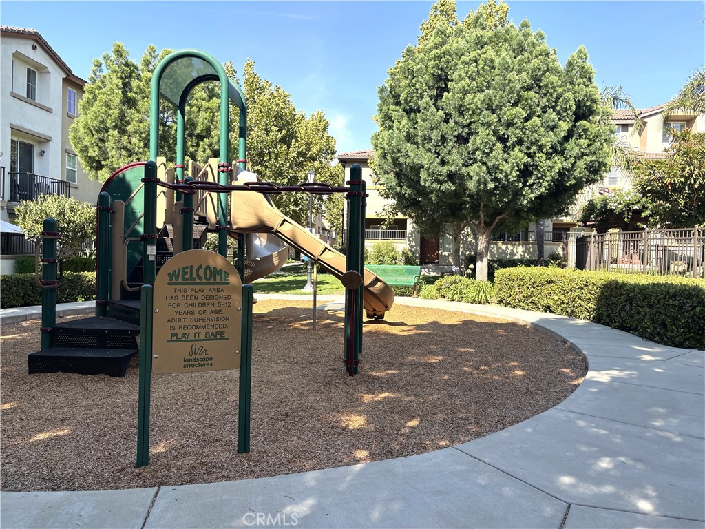 https://media.crmls.org/medias/7ad38d76-51b3-4792-bbf8-d15a4fa1dfd5.jpg?preset=X-Large